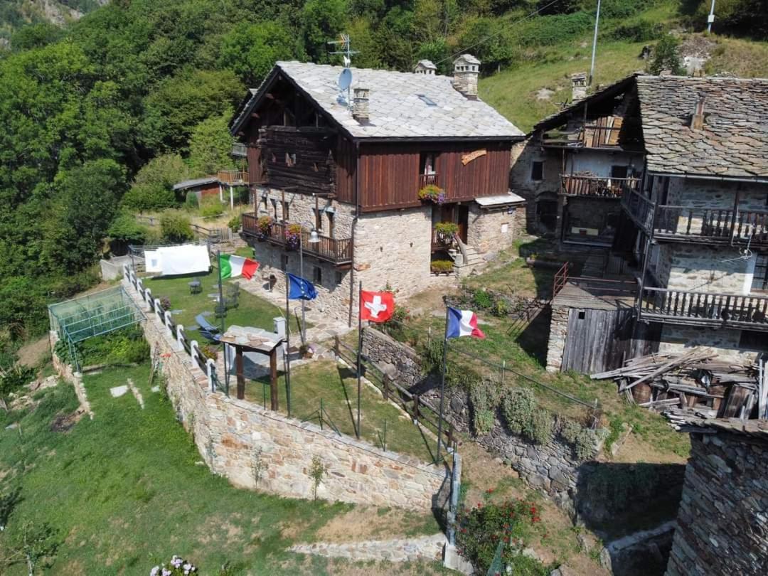 Отель Le Petit Coeur Fontainemore Экстерьер фото